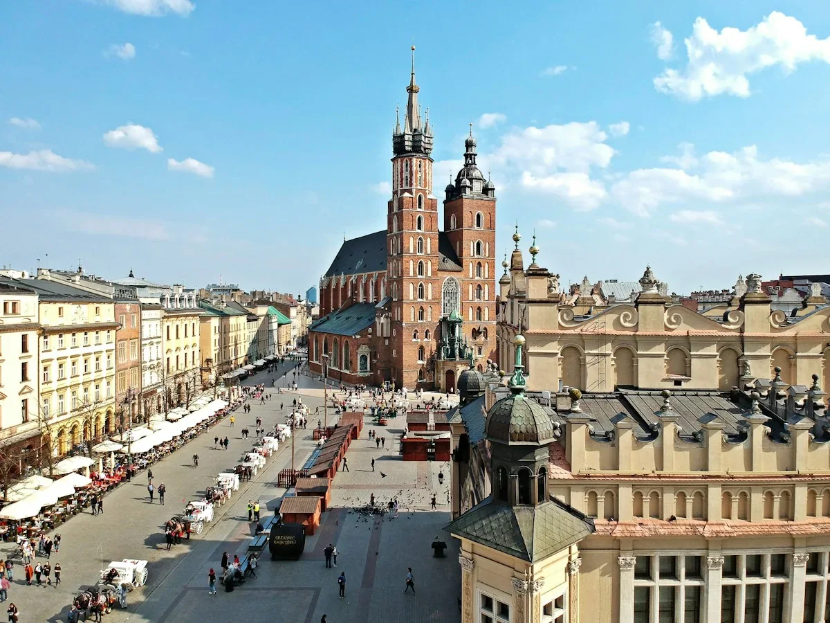 Kraków Main Market Square with St Mary’s Basilica and the Cloth Hall, Poland